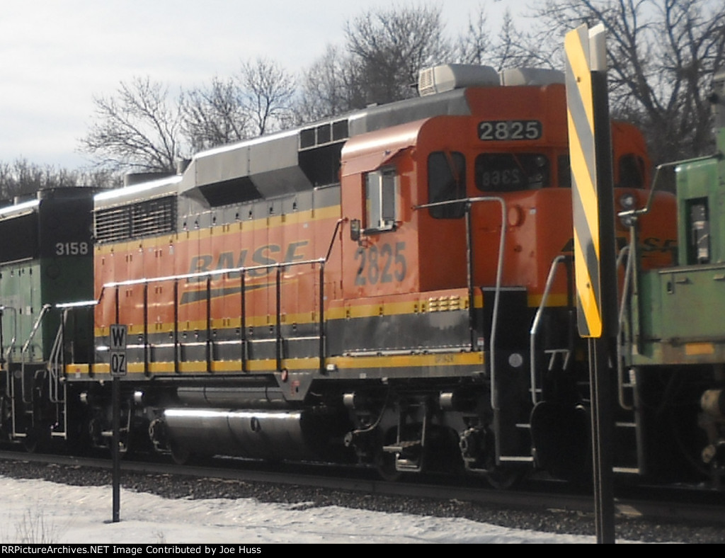 BNSF 2825